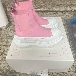 Alexander McQueen tread slick Chelsea boots